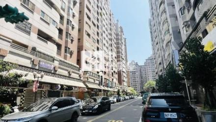 SOGO傳家金店面+平面車位房屋室內格局與周邊環境