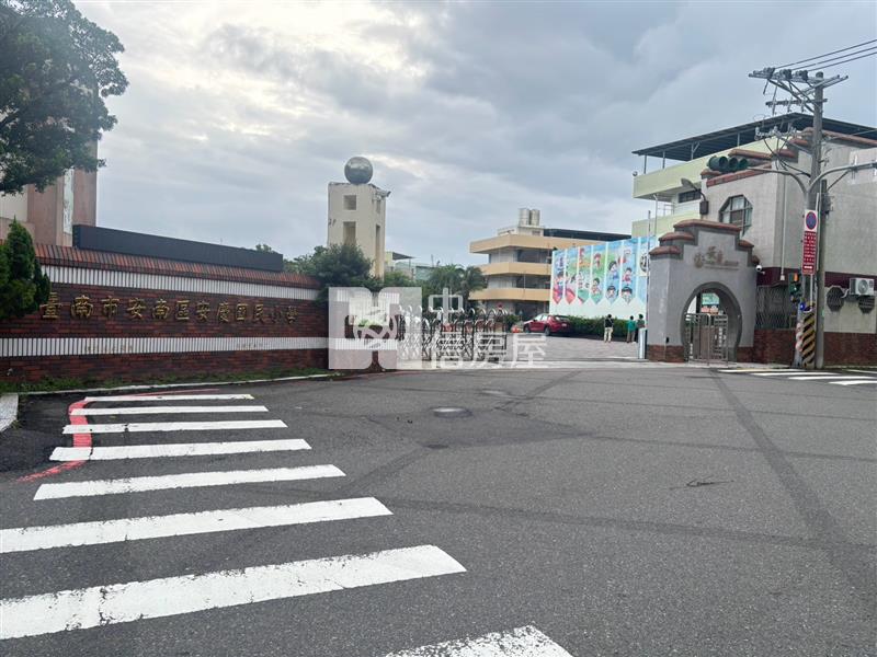 和順國宅公園2樓寓房屋室內格局與周邊環境
