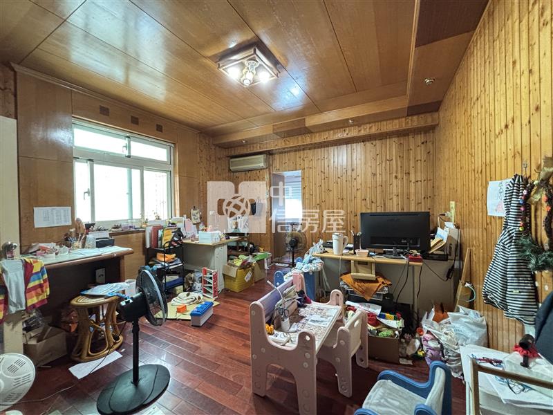 龍岡森林公園邊間大地坪美透天房屋室內格局與周邊環境