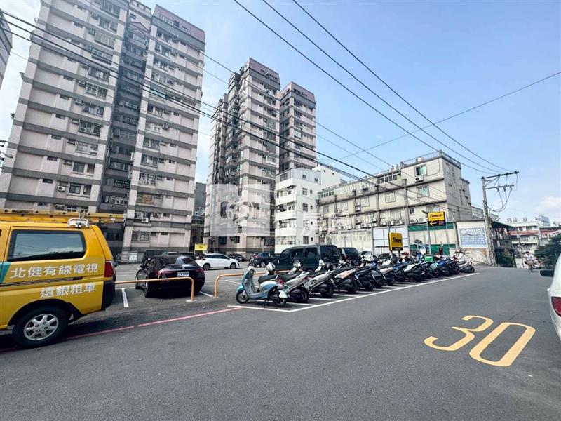 文化國小合法雙樓層超值3房車房屋室內格局與周邊環境