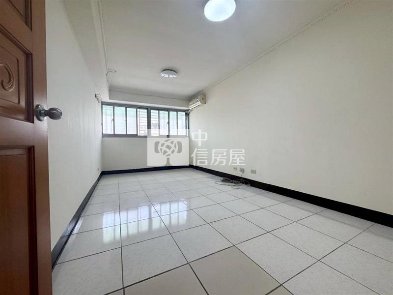 文化國小合法雙樓層超值3房車房屋室內格局與周邊環境