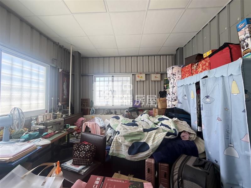 茄萣成功國小透天房屋室內格局與周邊環境