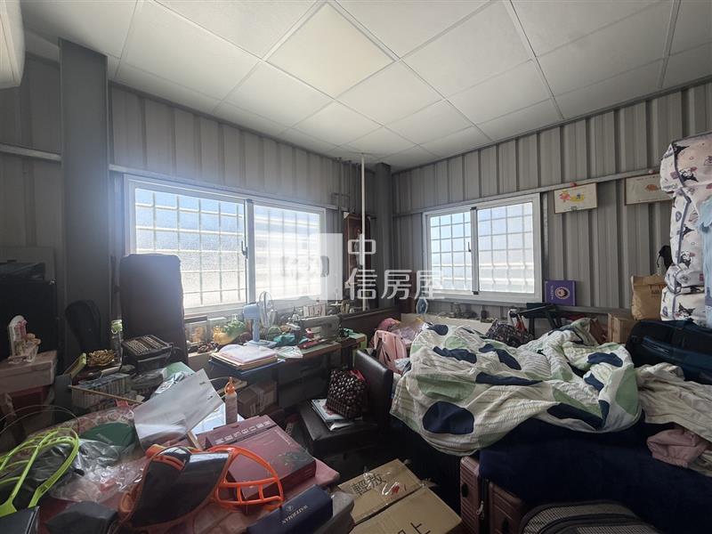 茄萣成功國小透天房屋室內格局與周邊環境