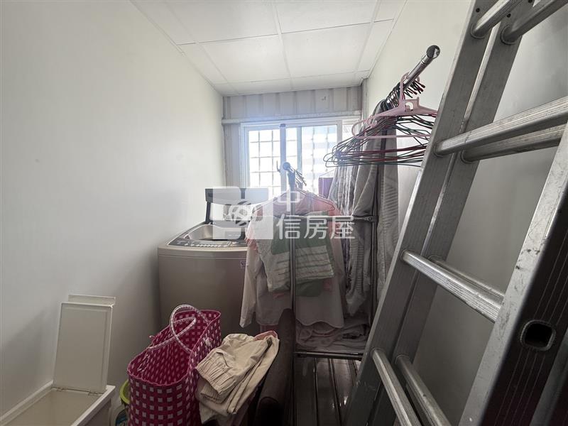 茄萣成功國小透天房屋室內格局與周邊環境