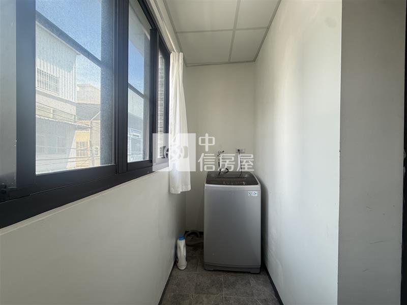 茄萣成功國小透天房屋室內格局與周邊環境