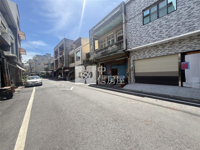 茄萣成功國小透天房屋室內格局與周邊環境