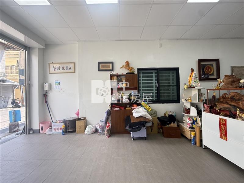 茄萣成功國小透天房屋室內格局與周邊環境