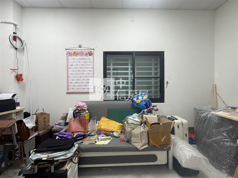 茄萣成功國小透天房屋室內格局與周邊環境