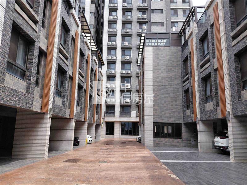 新屋清華高中學區前院停車大別墅房屋室內格局與周邊環境