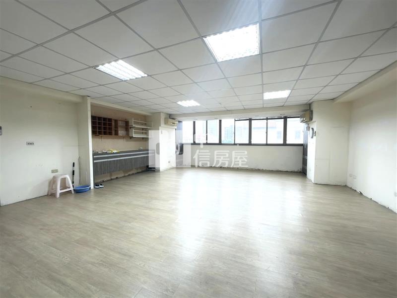 中科寶輝商圈角間店面房屋室內格局與周邊環境