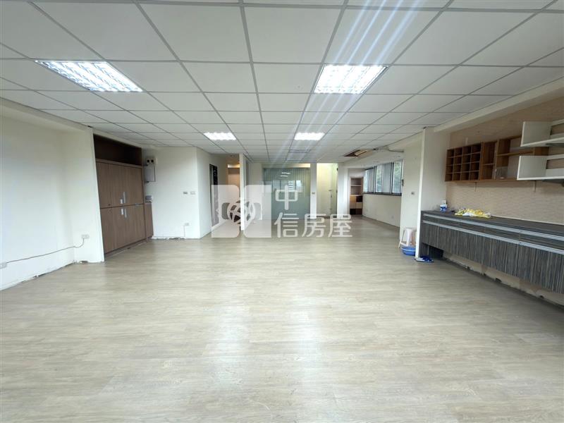 中科寶輝商圈角間店面房屋室內格局與周邊環境