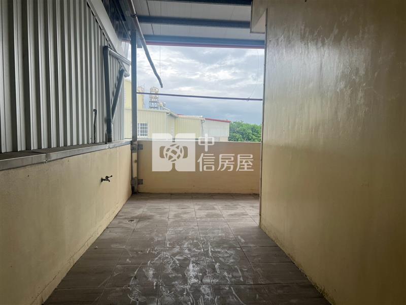 大面寬三車庫庭院別墅房屋室內格局與周邊環境