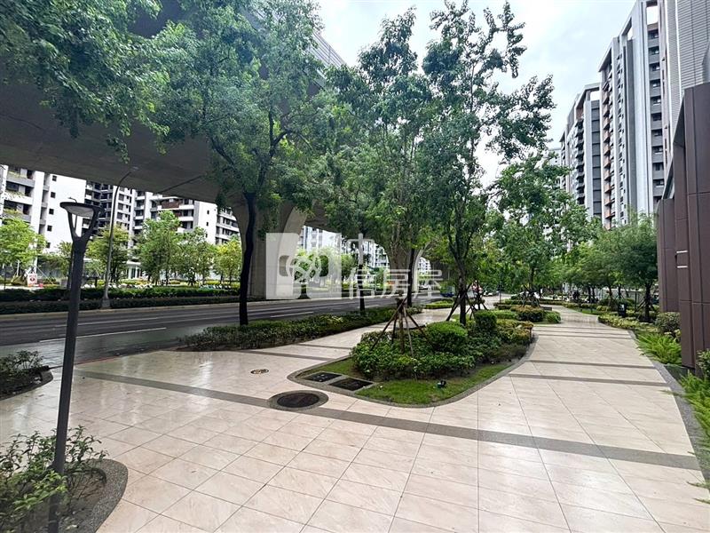 樹孝商圈旁稀有店面平車房屋室內格局與周邊環境