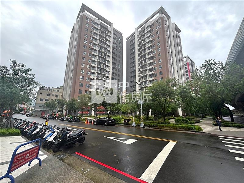 樹孝商圈旁稀有店面平車房屋室內格局與周邊環境