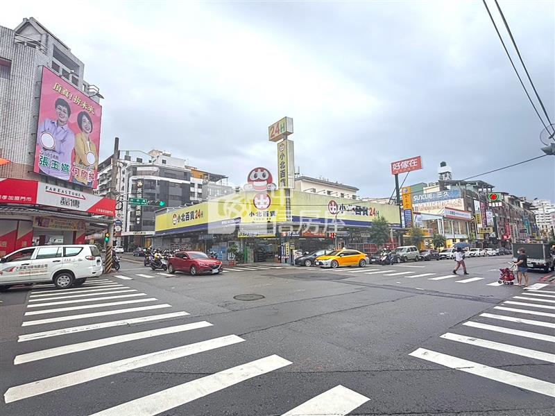 樹孝商圈旁稀有店面平車房屋室內格局與周邊環境