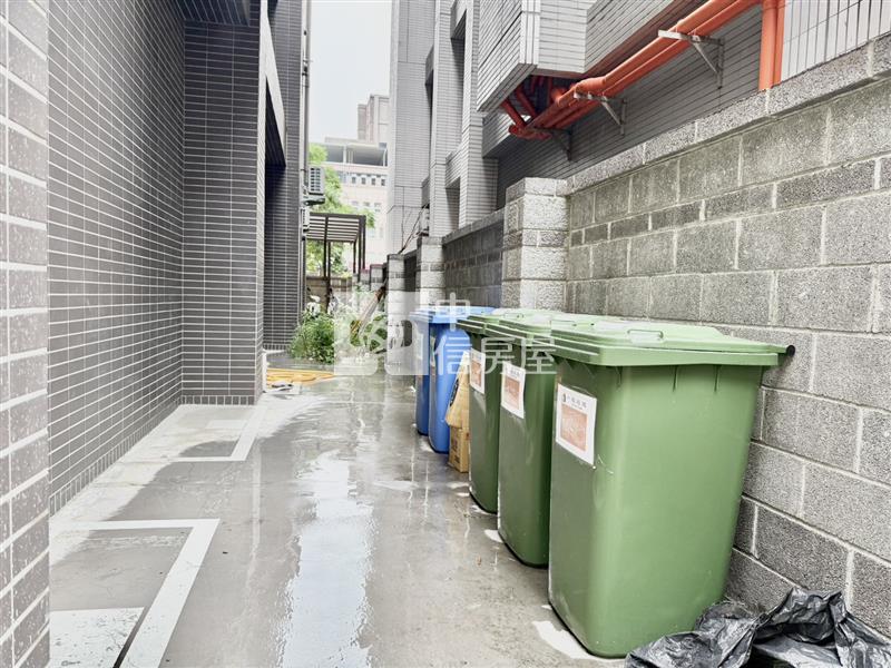 觀音草漯國中.輕屋齡,精裝2改1房車房屋室內格局與周邊環境