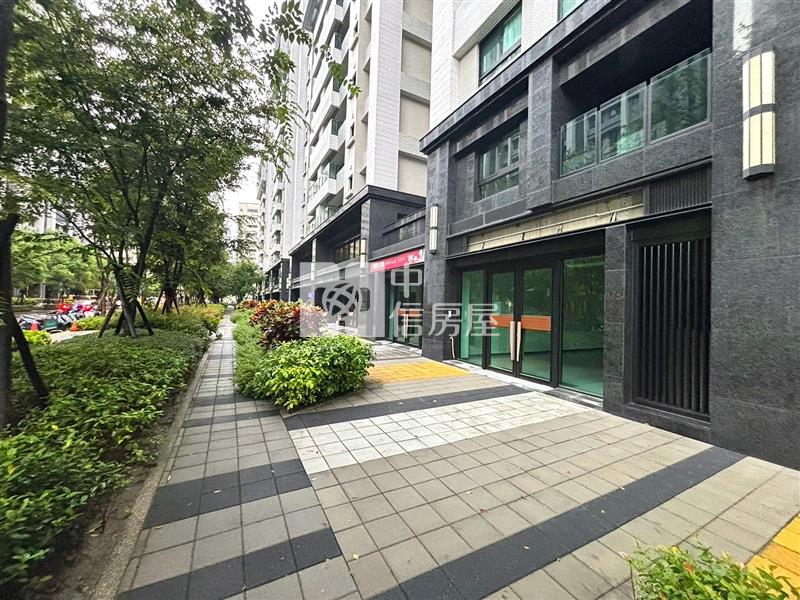 太平74旁全新稀有店面平車房屋室內格局與周邊環境