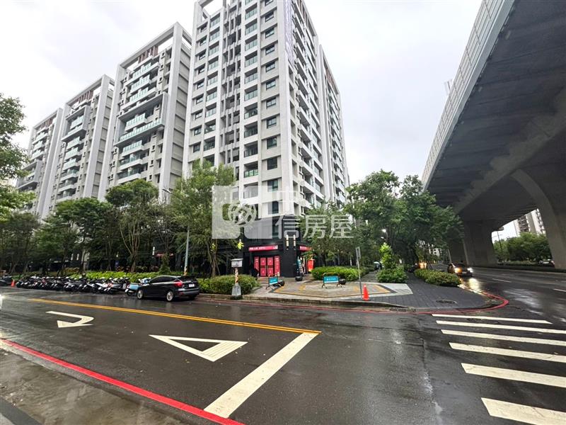 太平74旁全新稀有店面平車房屋室內格局與周邊環境