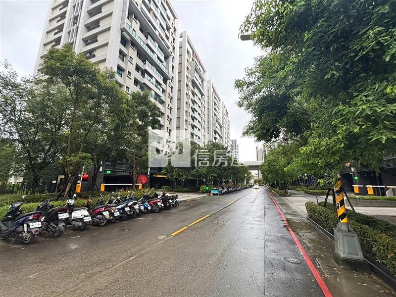 太平74旁全新稀有店面平車房屋室內格局與周邊環境