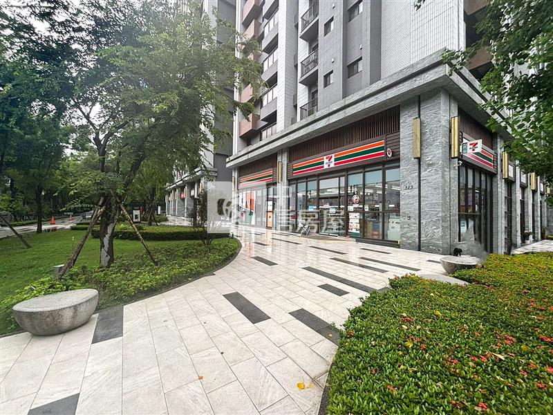 太平74旁全新稀有店面平車房屋室內格局與周邊環境
