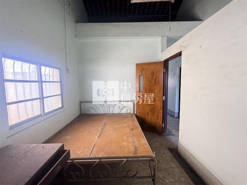 茄萣市區古色古香大面寬透天房屋室內格局與周邊環境