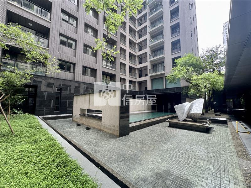 八期好市多旁惠宇豐閣大三房平車美廈房屋室內格局與周邊環境