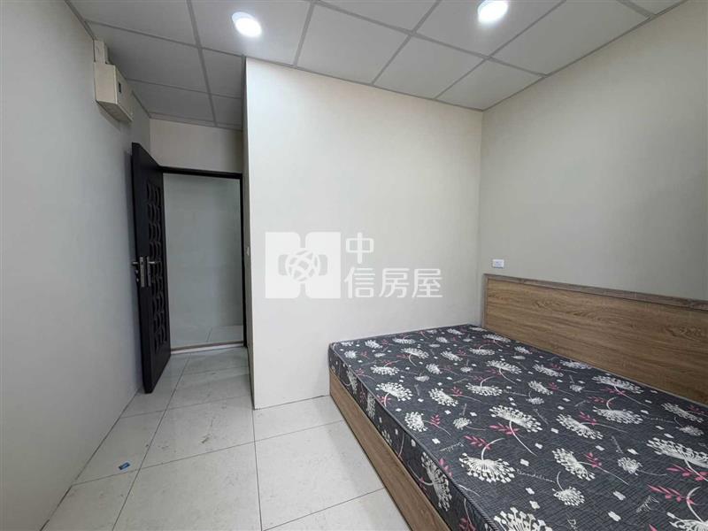 泳泳路11套房 收租透天房屋室內格局與周邊環境