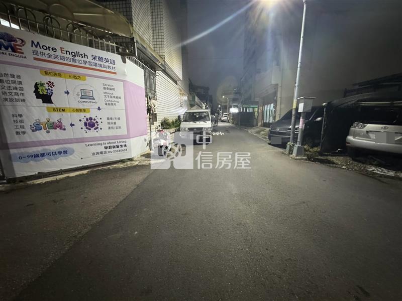 西屯世貿中心雙臨路角地房屋室內格局與周邊環境