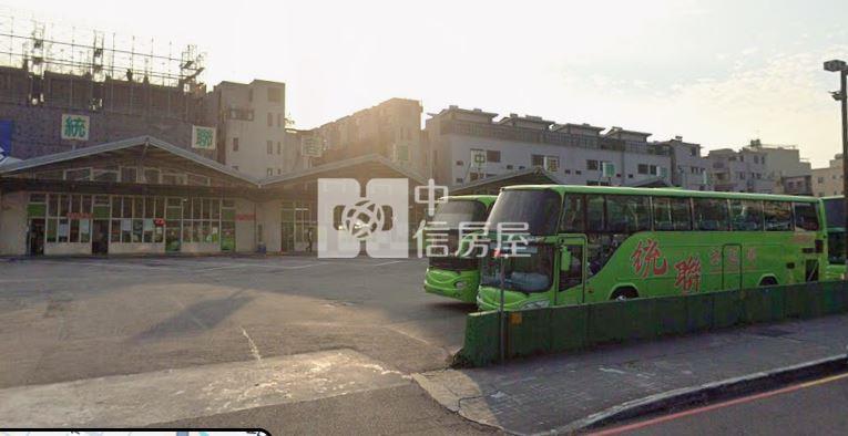 西屯世貿中心雙臨路角地房屋室內格局與周邊環境