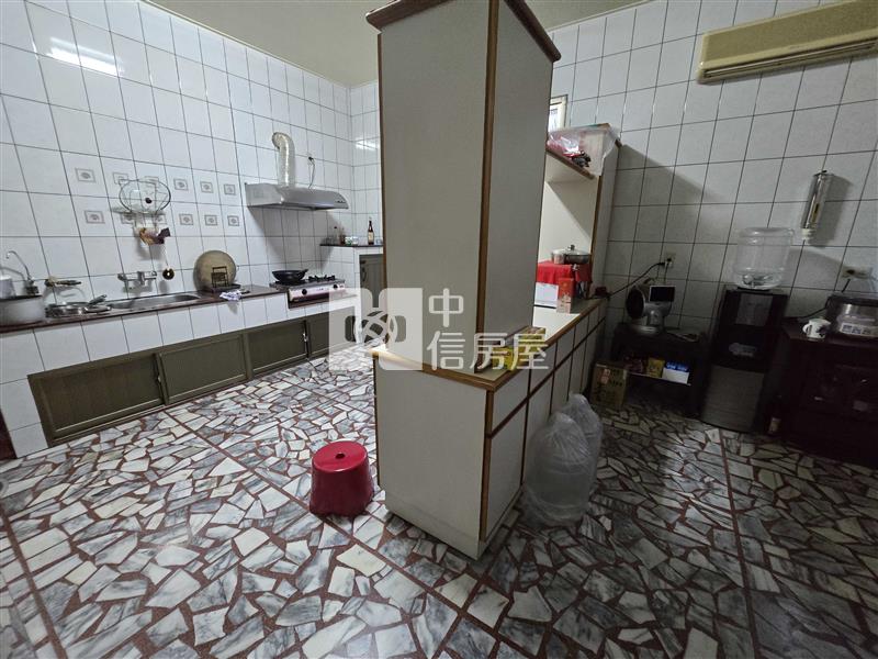 近新坡大坪數便宜農舍房屋室內格局與周邊環境