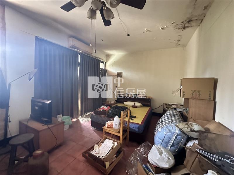 體育園區前院停車大地坪透天房屋室內格局與周邊環境