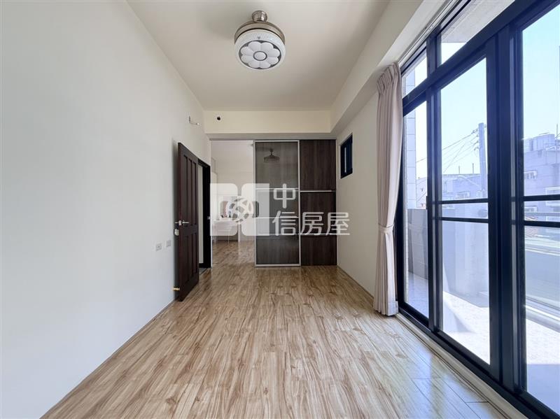 海佃路大面寬智能科技輕屋齡車墅房屋室內格局與周邊環境