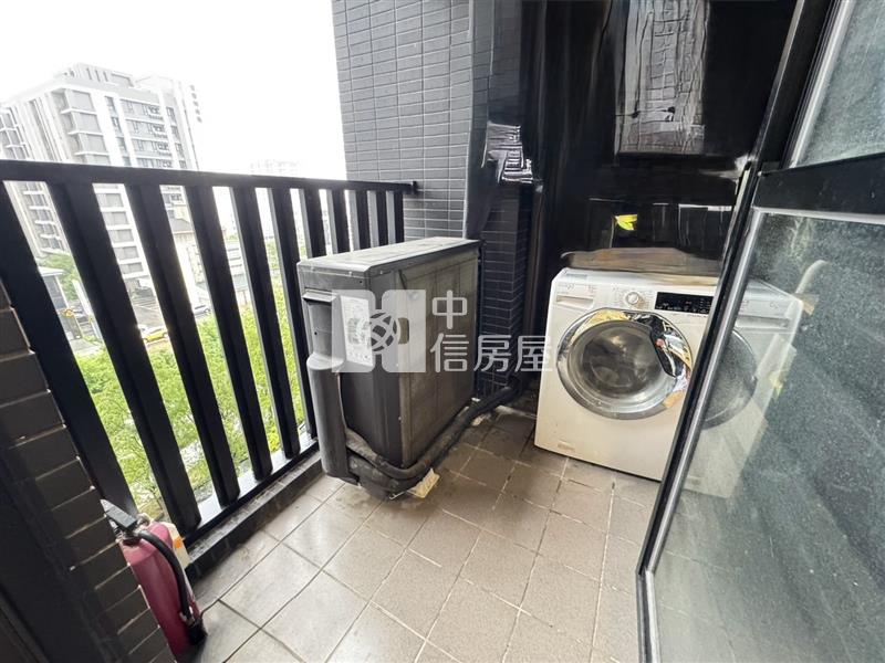 A18高鐵站前精美大2房+平車房屋室內格局與周邊環境