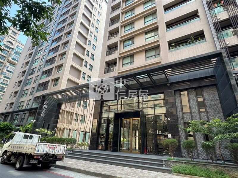 環東商圈開放式格局+雙車房屋室內格局與周邊環境