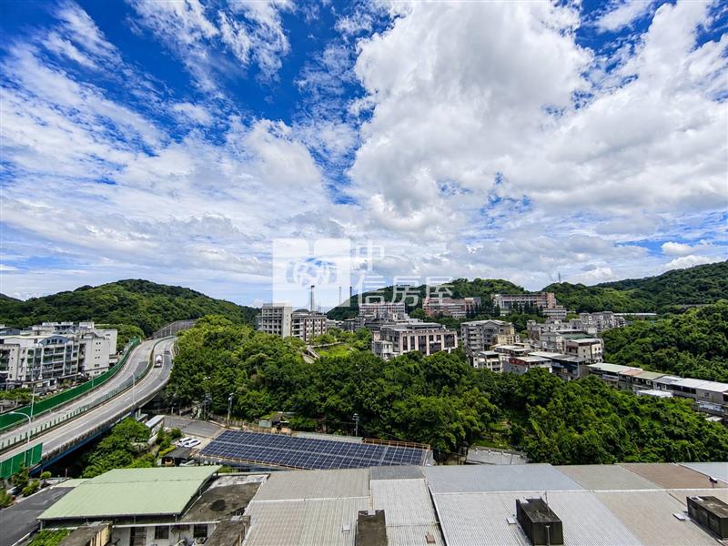 夢悅城頂樓景觀2房車房屋室內格局與周邊環境