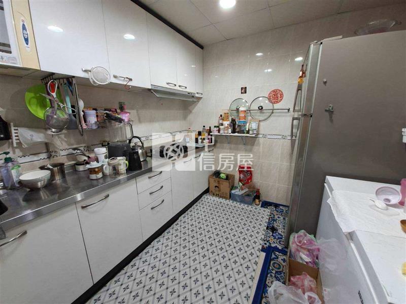 龍岡商圈超值大地坪透天房屋室內格局與周邊環境