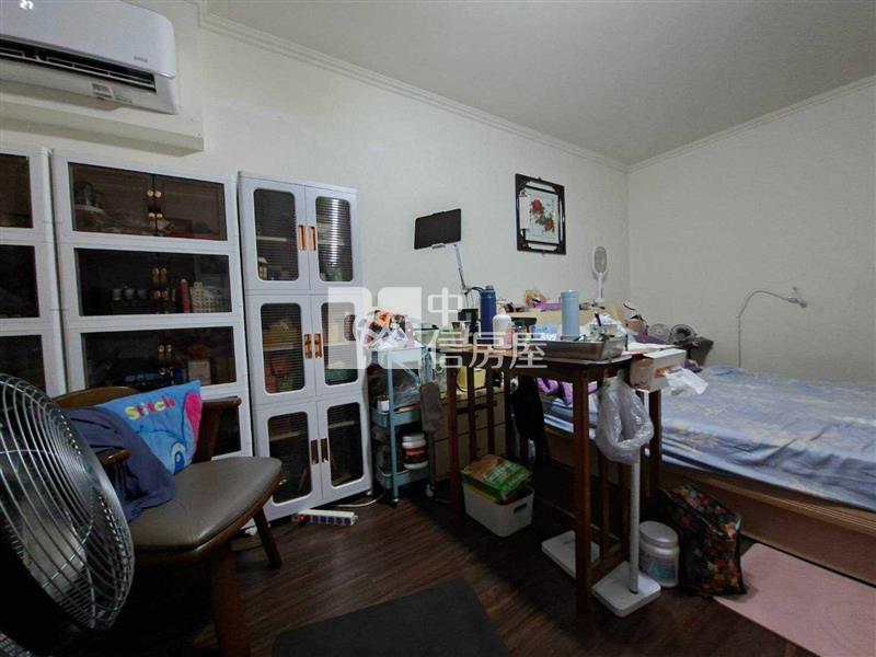 龍岡商圈超值大地坪透天房屋室內格局與周邊環境