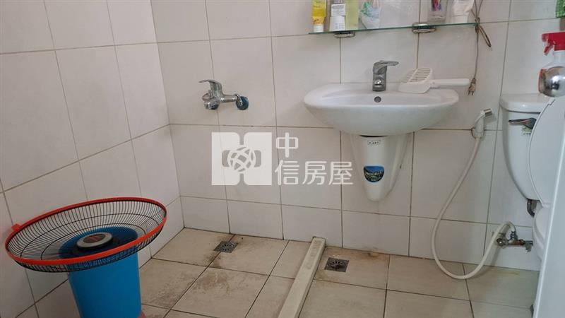 720滿庭芳電梯四房美屋車位另購房屋室內格局與周邊環境