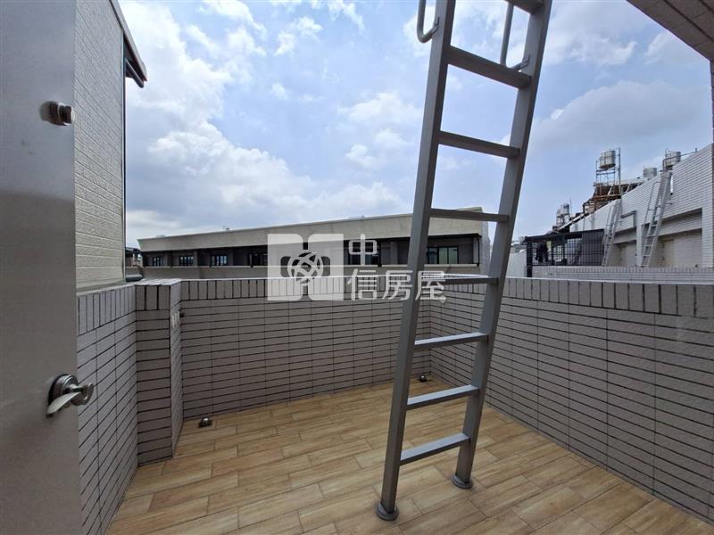 龍頸溪畔公園透天房屋室內格局與周邊環境