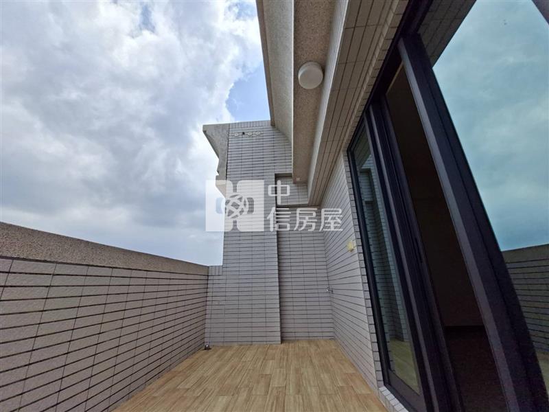 龍頸溪畔公園透天房屋室內格局與周邊環境
