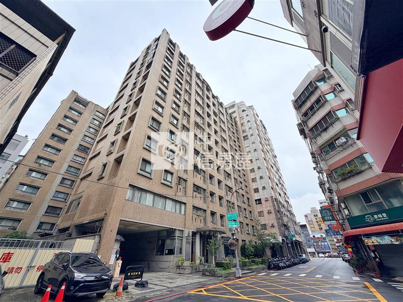 大河文明大四房平車房屋室內格局與周邊環境