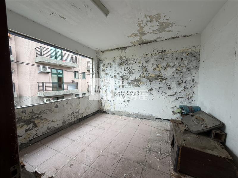 龍潭低總價大地坪透天-需大整理房屋室內格局與周邊環境