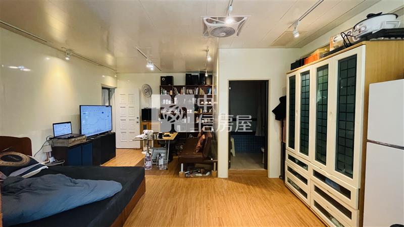 超低公設工業風溫泉熱套房房屋室內格局與周邊環境