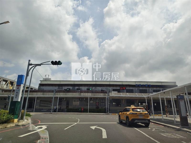 岡山星巴克商二建地房屋室內格局與周邊環境