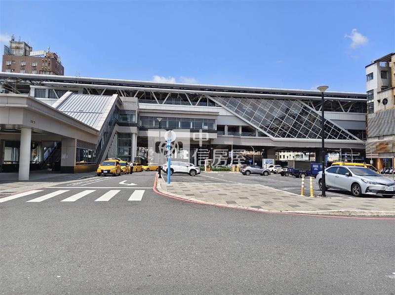 岡山星巴克商二建地房屋室內格局與周邊環境