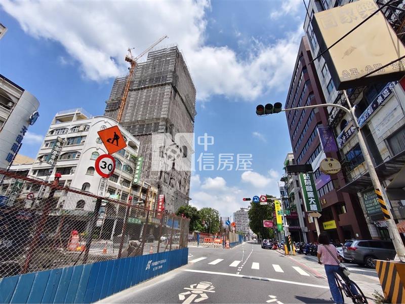 岡山星巴克商二建地房屋室內格局與周邊環境