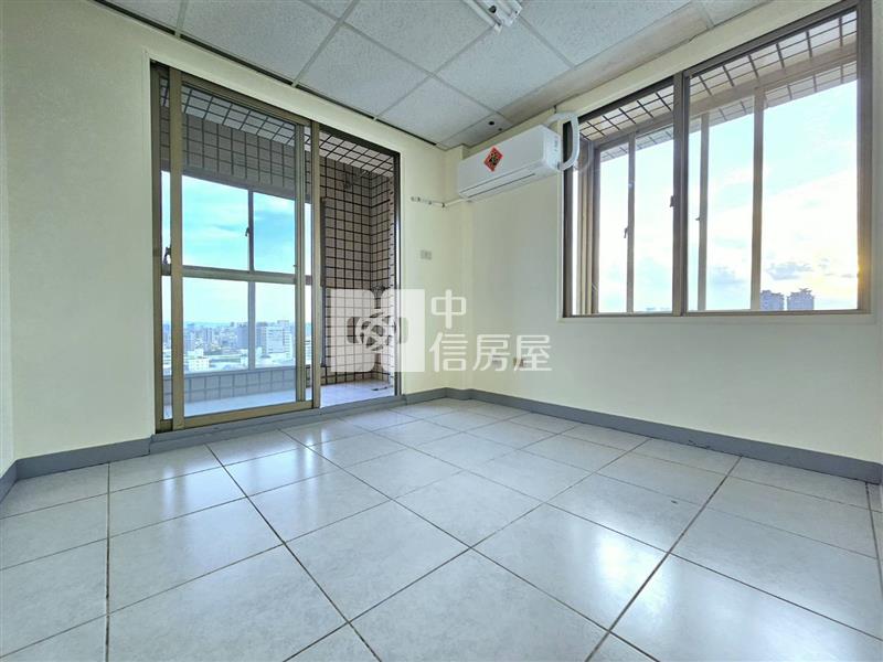 頂好文心一房一廳+平車房屋室內格局與周邊環境