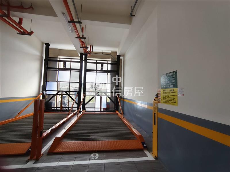 麻豆市中心/全新2房華廈/雙車位房屋室內格局與周邊環境