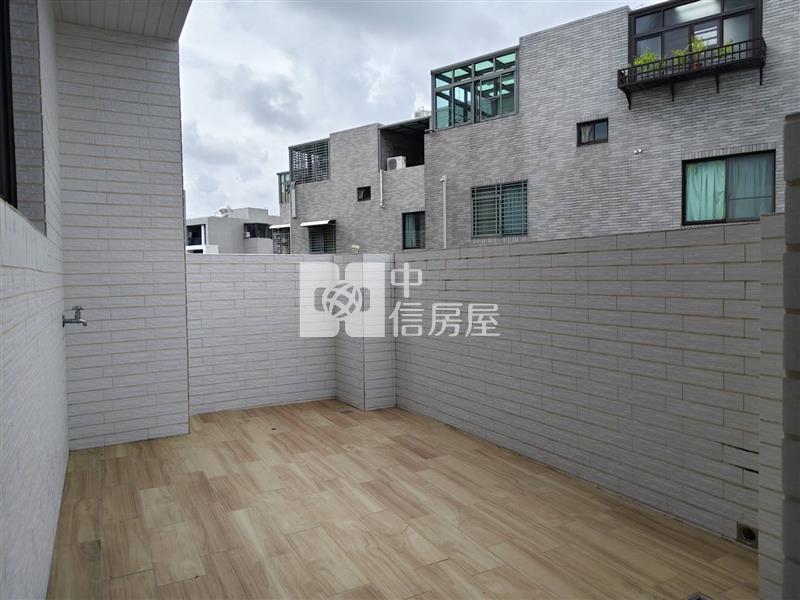 麻豆市中心/全新2房華廈/雙車位房屋室內格局與周邊環境