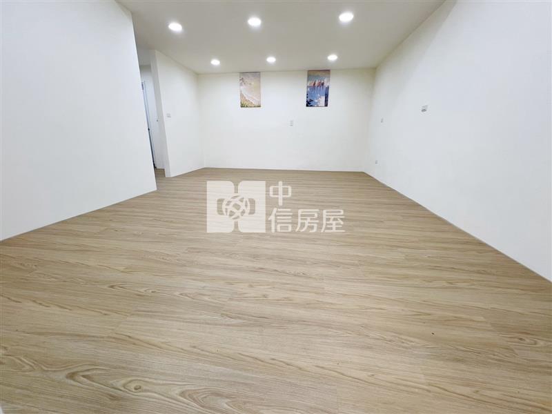 七堵邊間裝潢4樓房屋室內格局與周邊環境